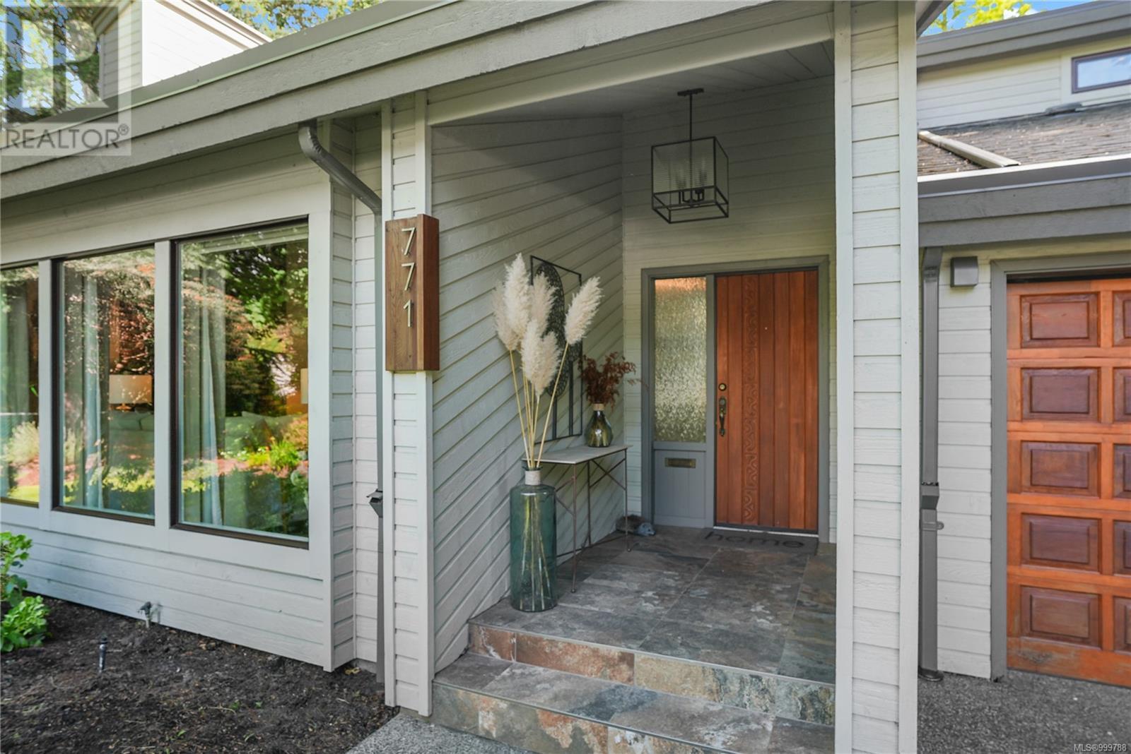  771 Helvetia Crescent, Saanich