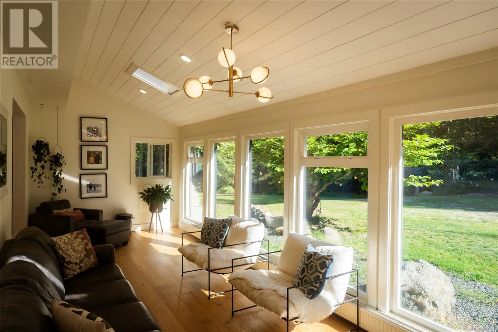 6866 Doumont Rd, Nanaimo