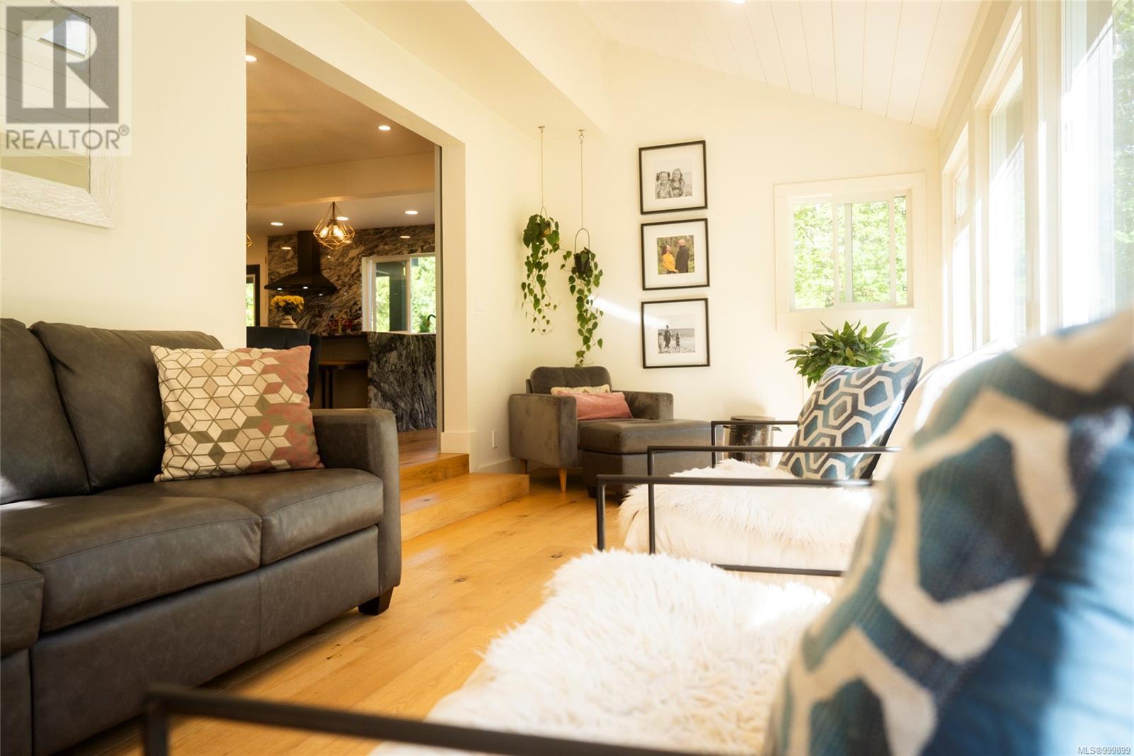 6866 Doumont Rd, Nanaimo