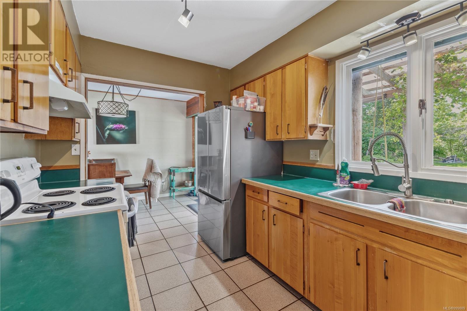 1346 Galerno Rd, Campbell River