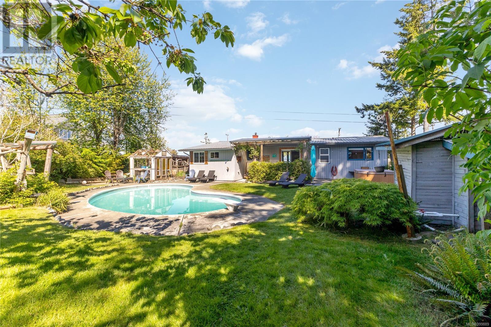 1346 Galerno Rd, Campbell River