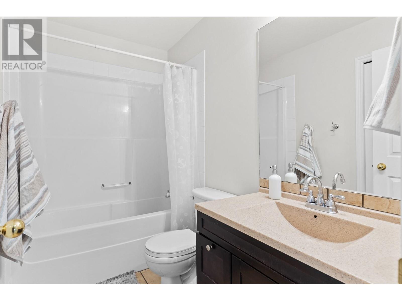 396 McCarren Avenue, Kelowna