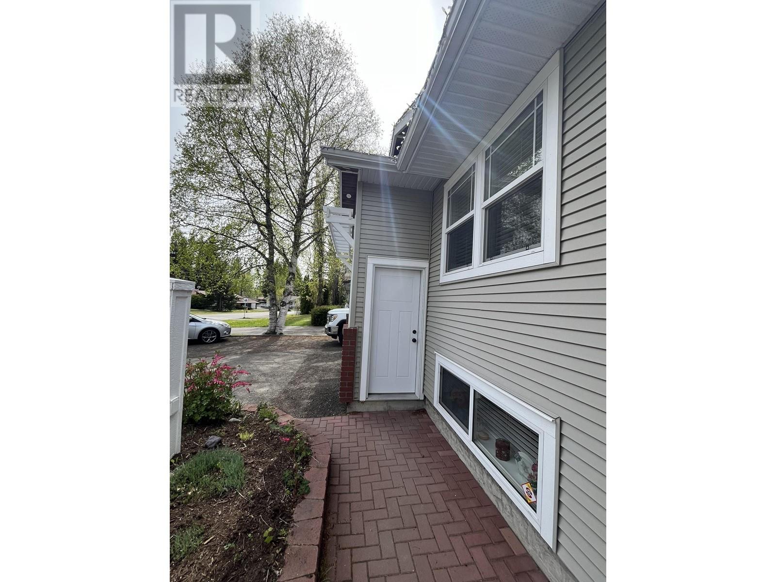 2863 KILLARNEY DRIVE, Prince George