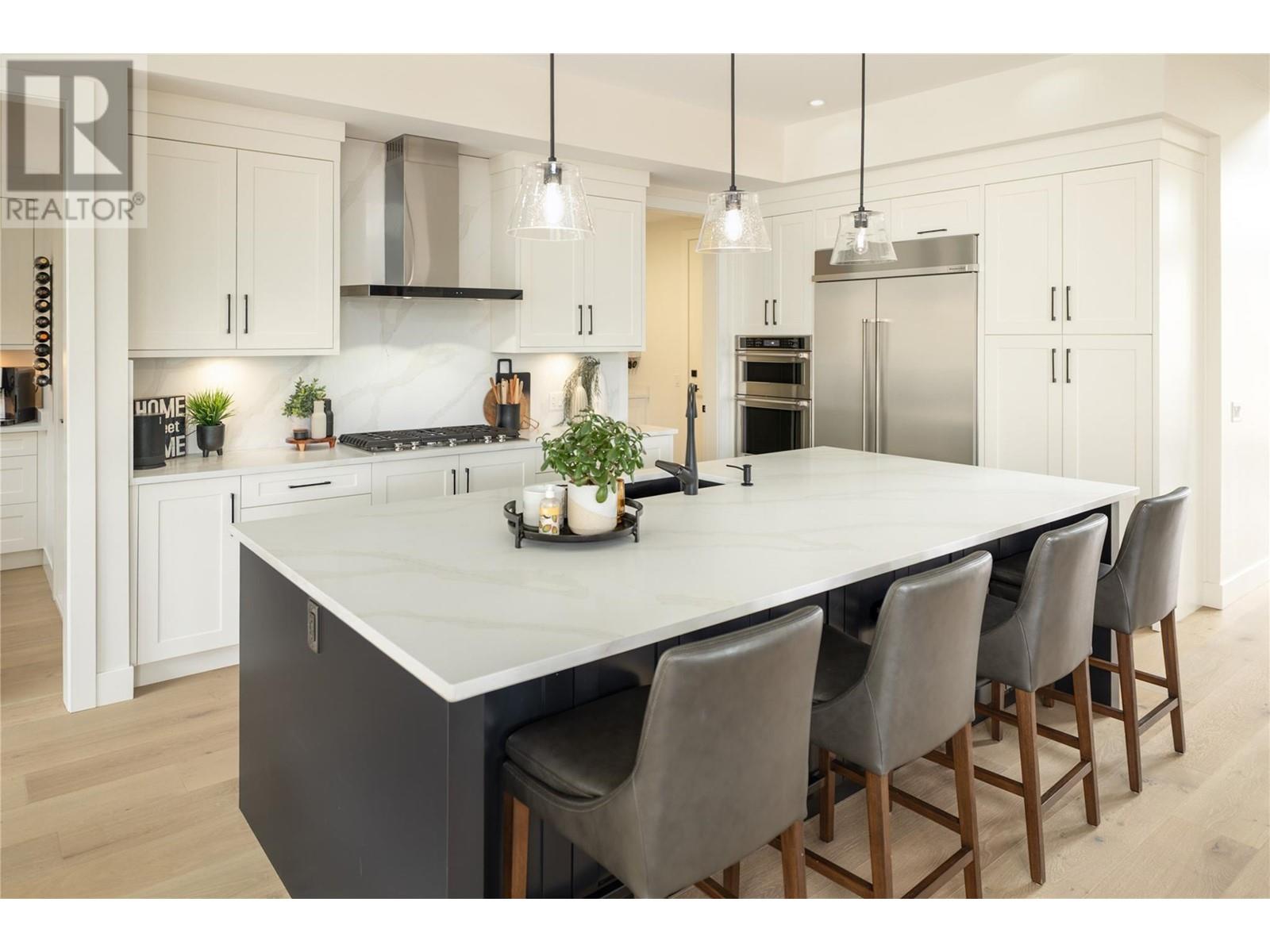  463 VISION Court, Kelowna