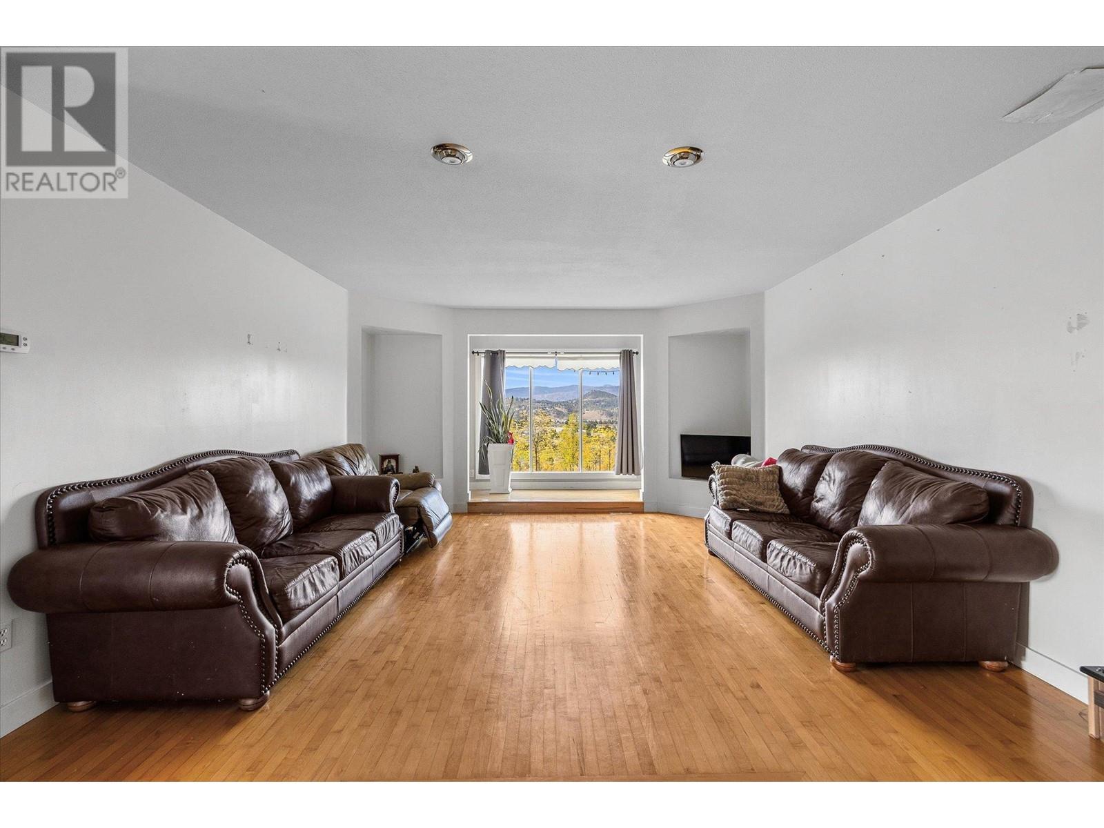 848 Webster Road, Kelowna