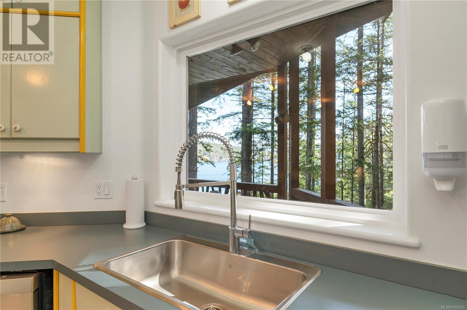 1747 Hyacinthe Bay Rd, Quadra Island