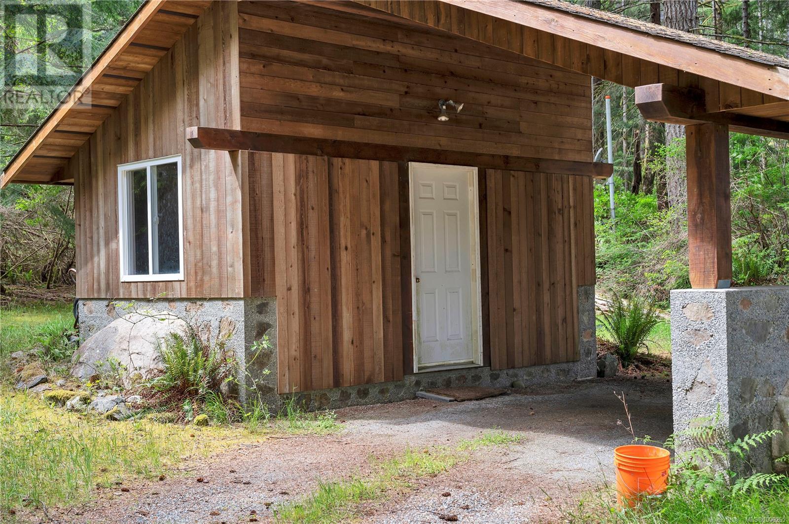 1747 Hyacinthe Bay Rd, Quadra Island