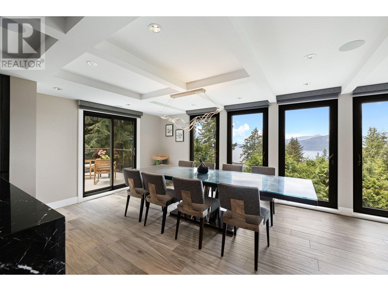 445 MOUNTAIN DRIVE, Lions Bay