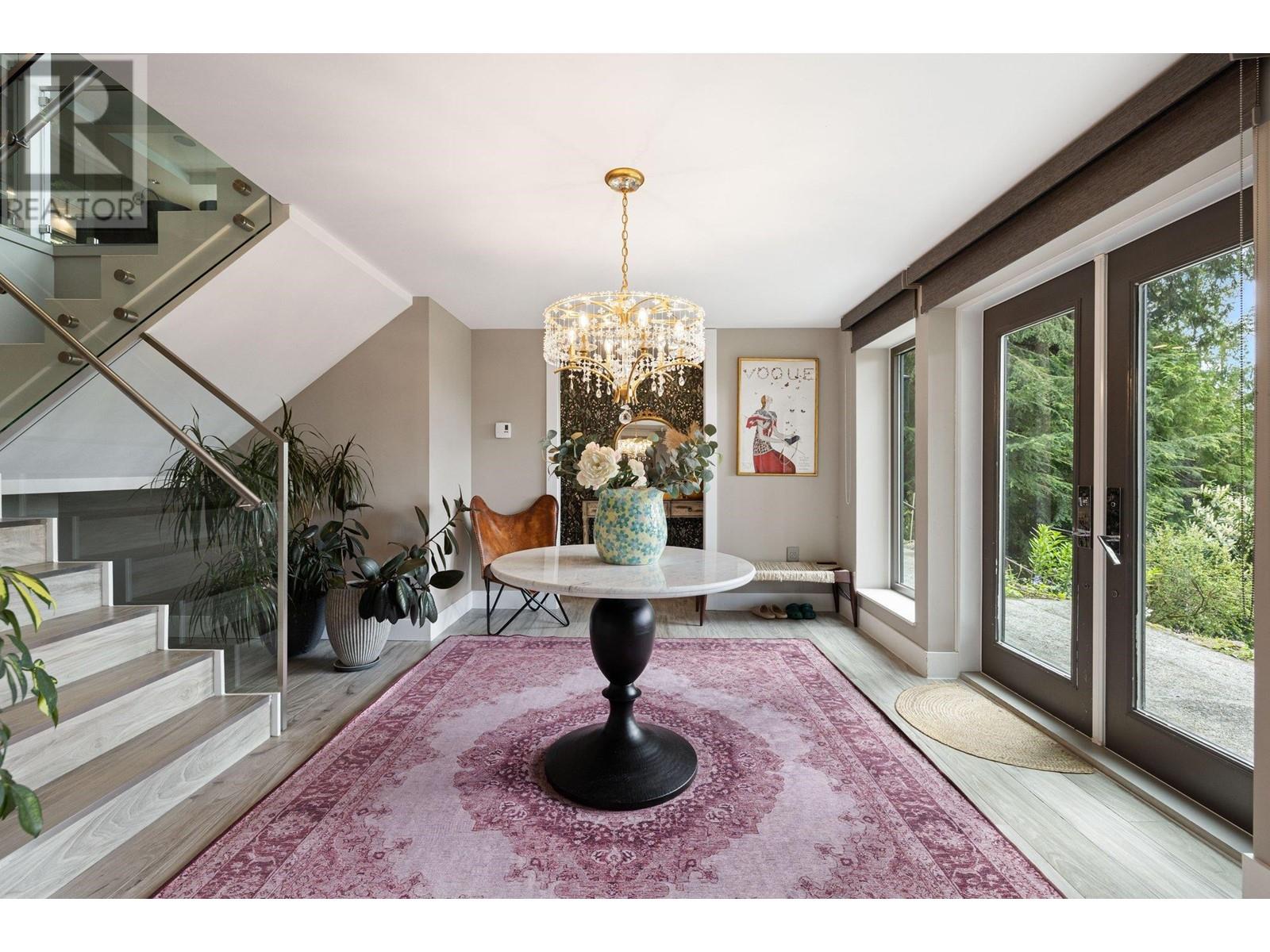 445 MOUNTAIN DRIVE, Lions Bay