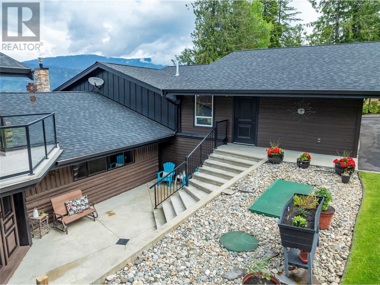 Photo 9 of 2609 Eagle Bay Road, Blind Bay BC