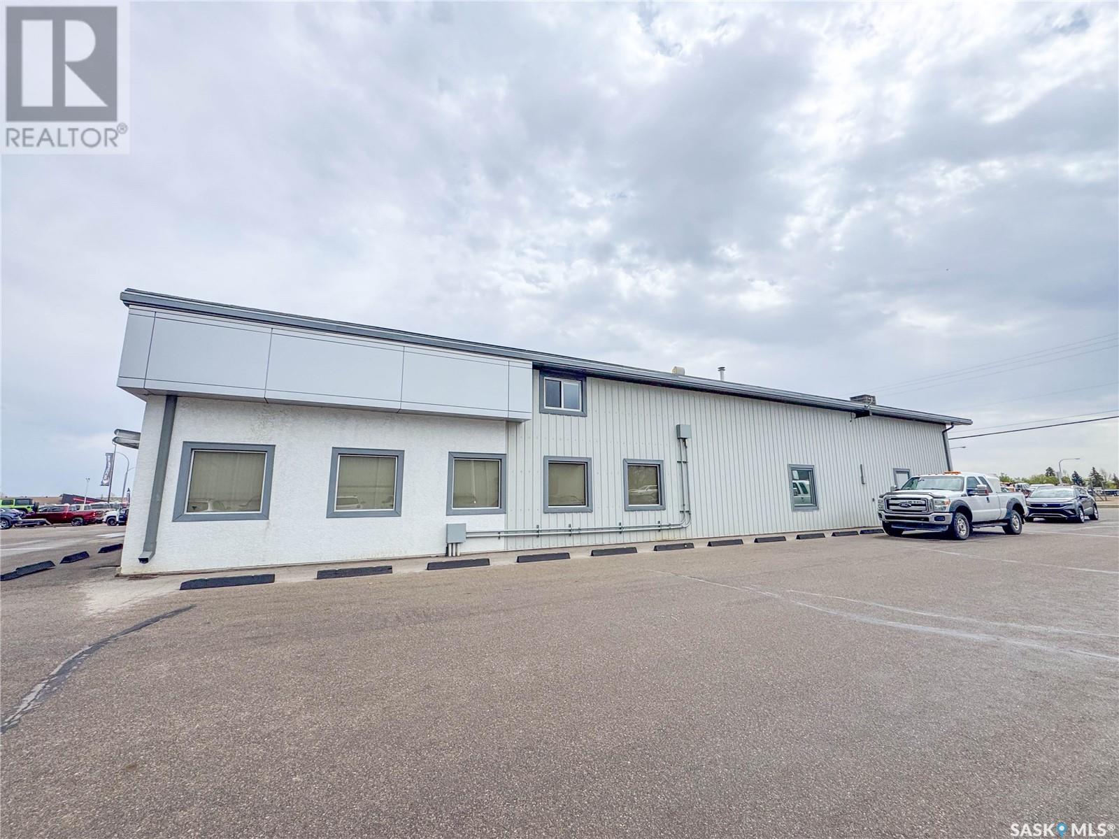 Photo 18 of 60 38th Street E, Prince Albert SK