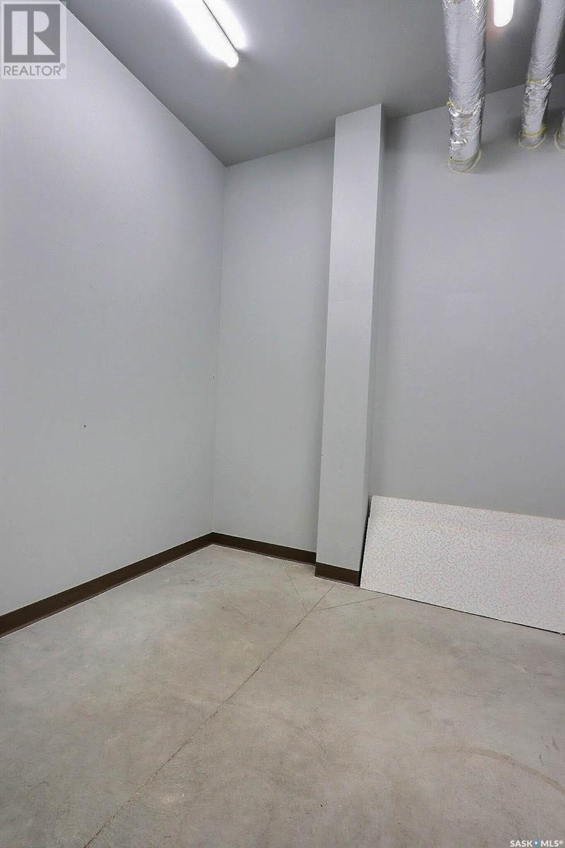 Photo 21 of 300 15th Street E, Prince Albert SK