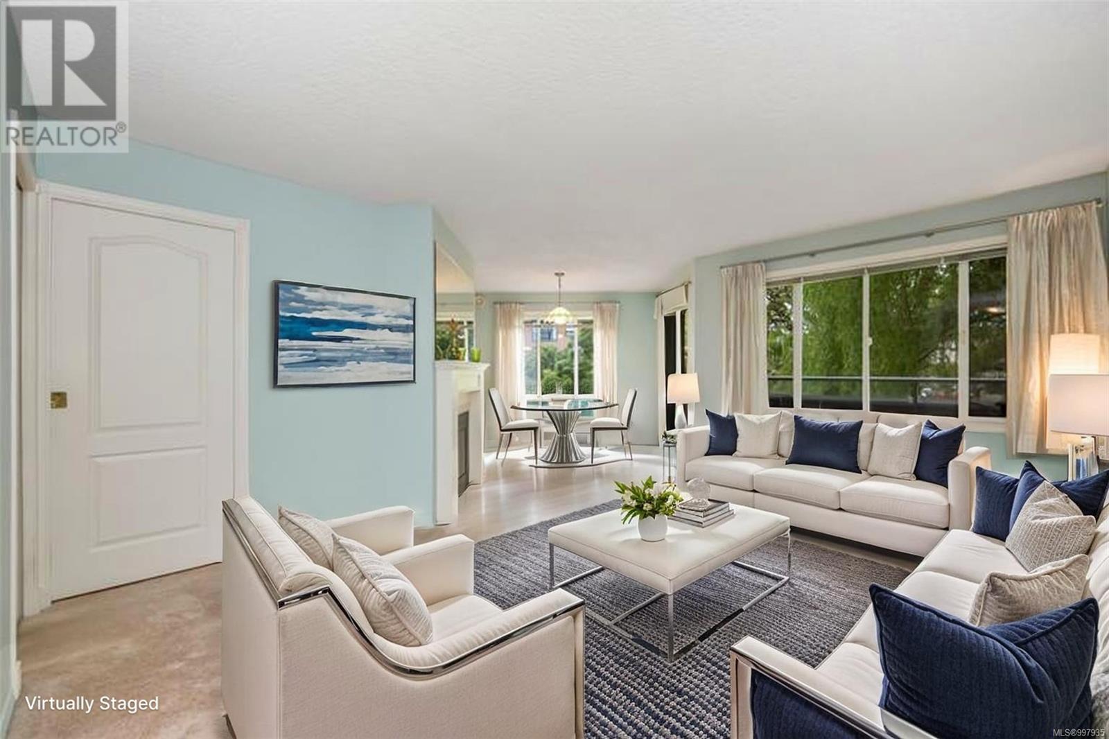 211 3921 Shelbourne Street, Saanich