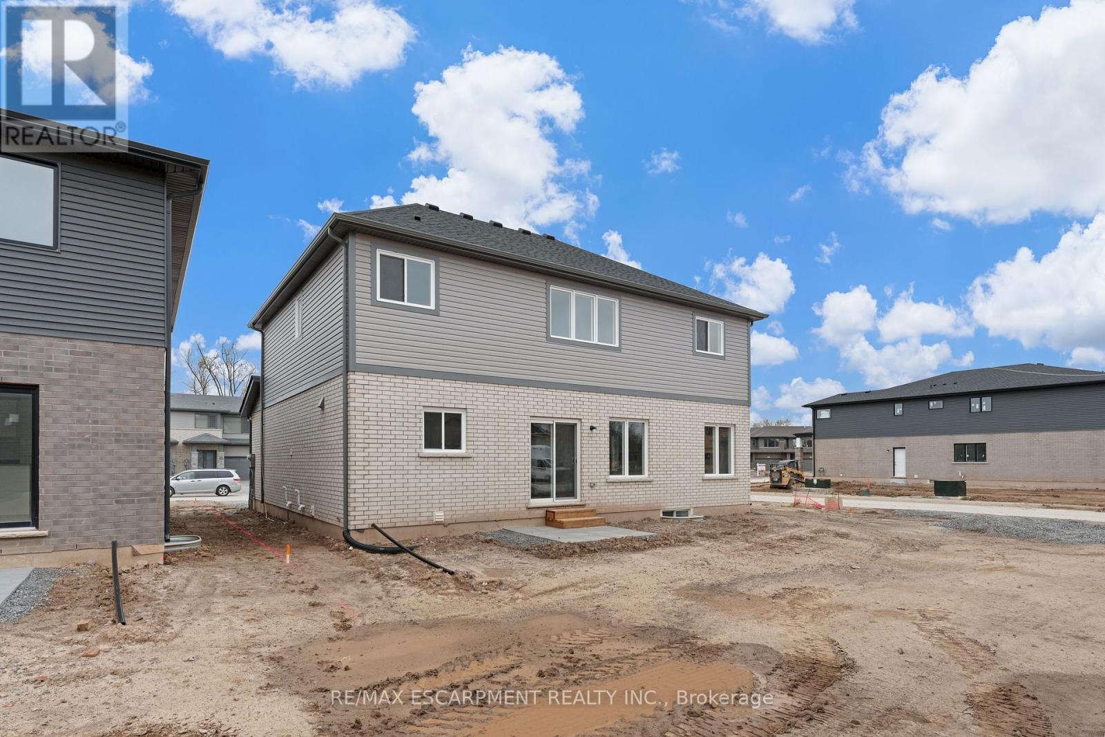 Photo 4 of 778 Bradford Avenue, Fort Erie ON
