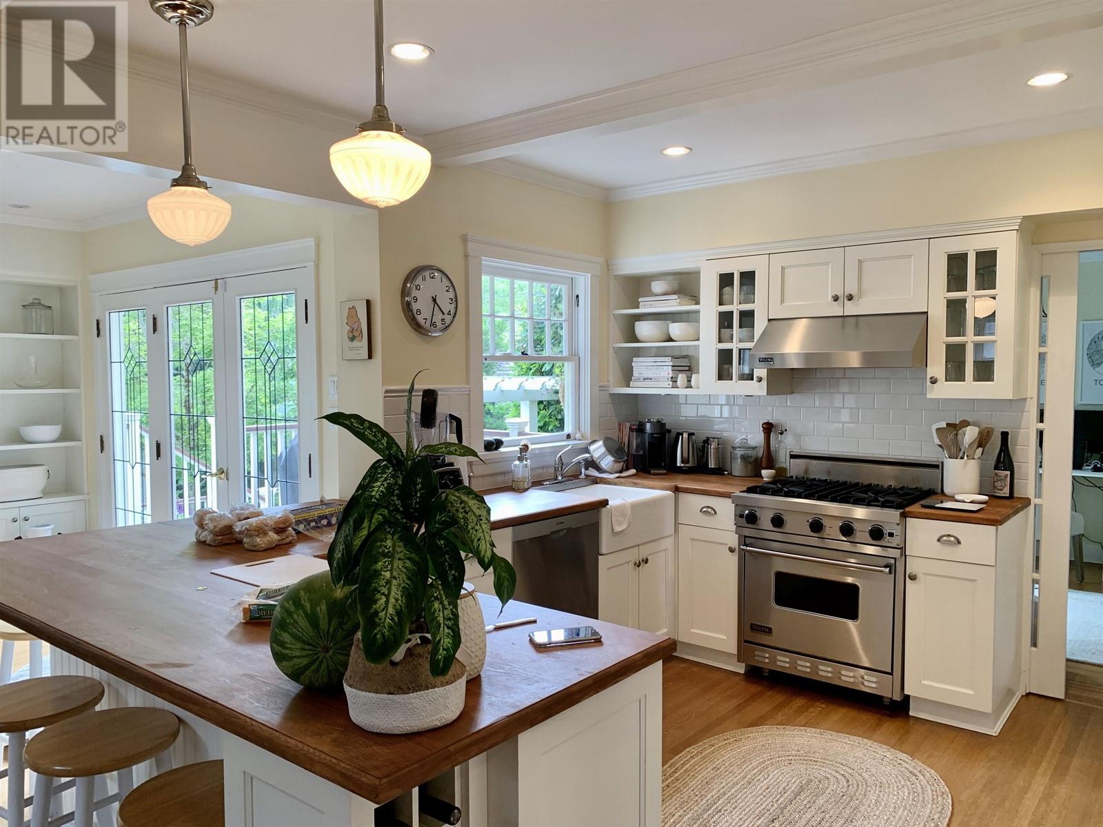 Photo 5 of 3250 W 35 Th Avenue, Vancouver BC