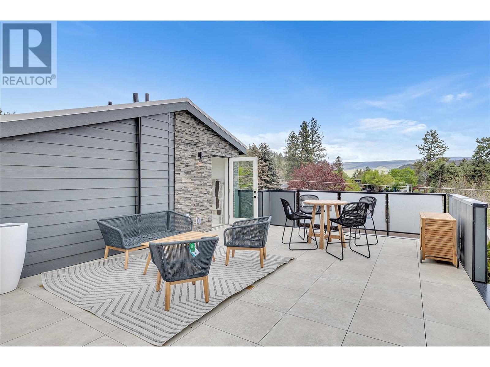 106 1455 Cara Glen Court, Kelowna