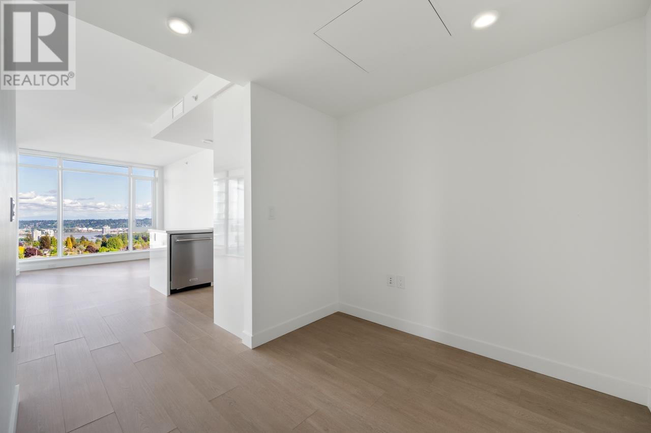 Photo 15 of 1105 7683 Park Crescent, Burnaby BC