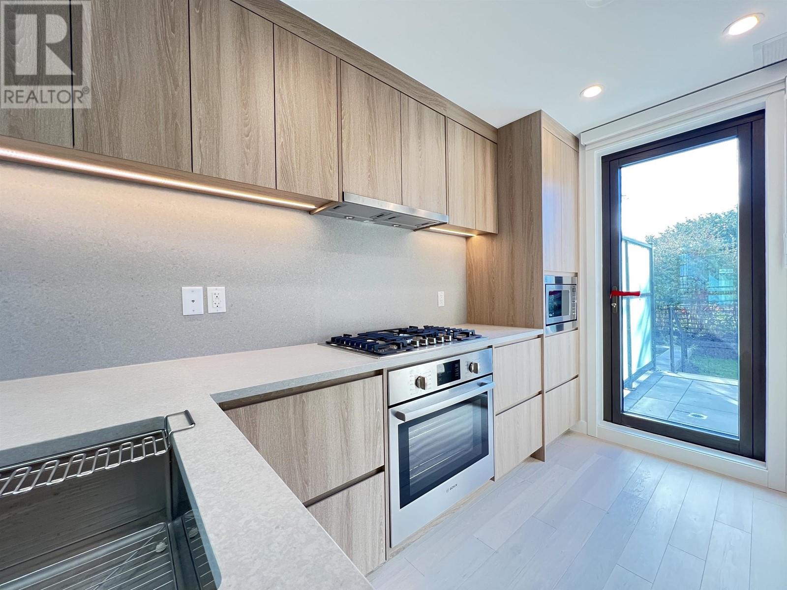 35 6370 OAK STREET, Vancouver