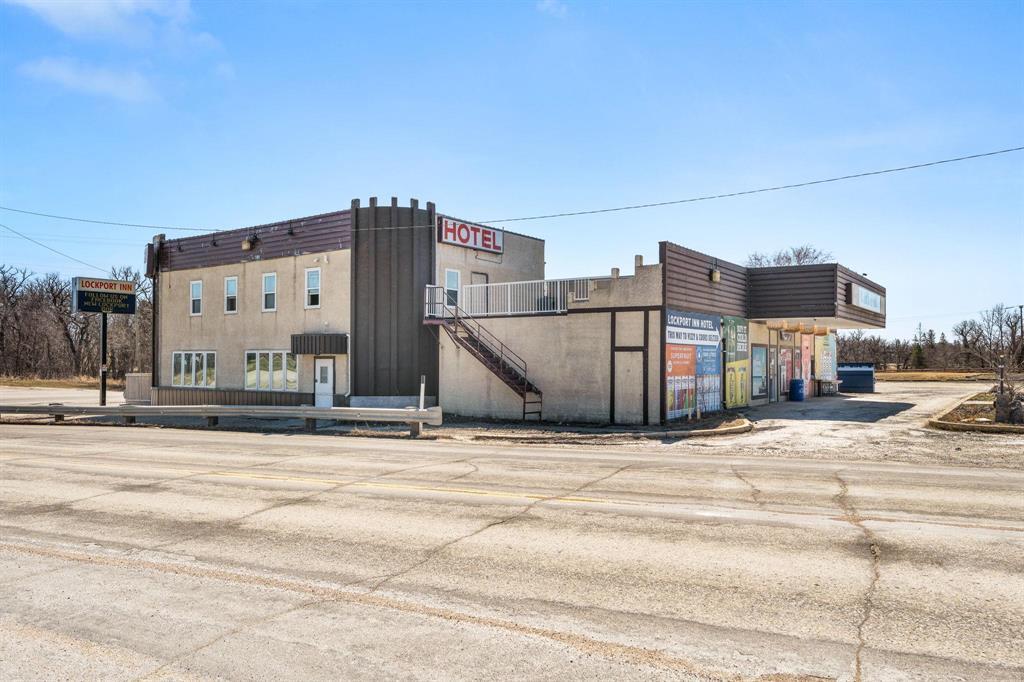 Photo 2 of 6970 Henderson Highway, Winnipeg MB