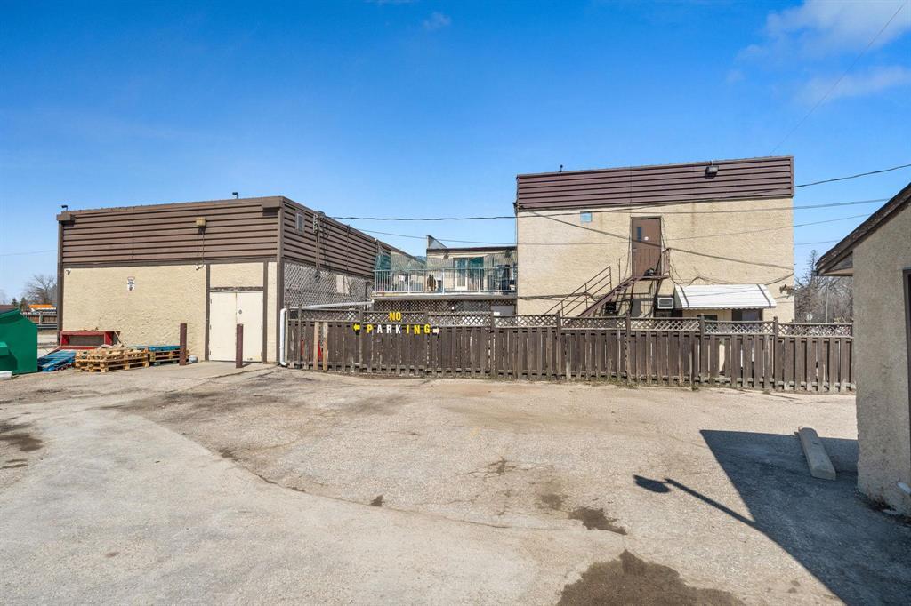 Photo 3 of 6970 Henderson Highway, Winnipeg MB
