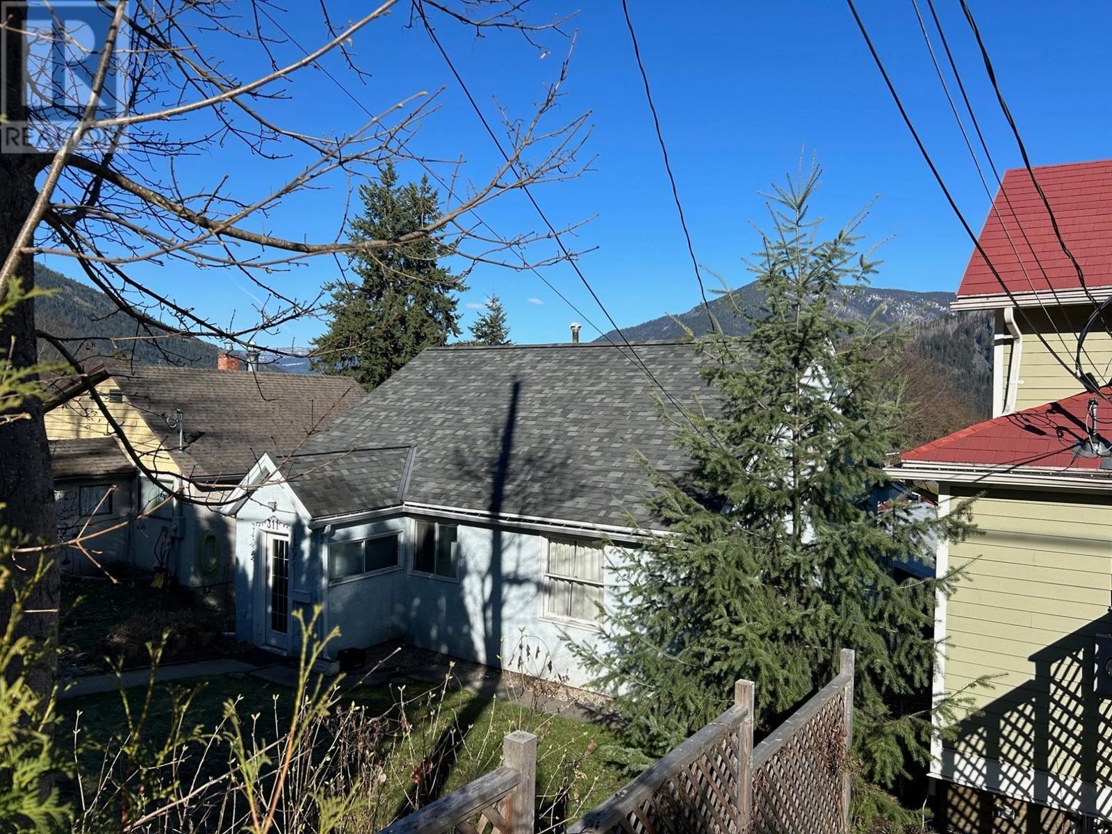 Photo 2 of 311 Gore Street, Nelson BC