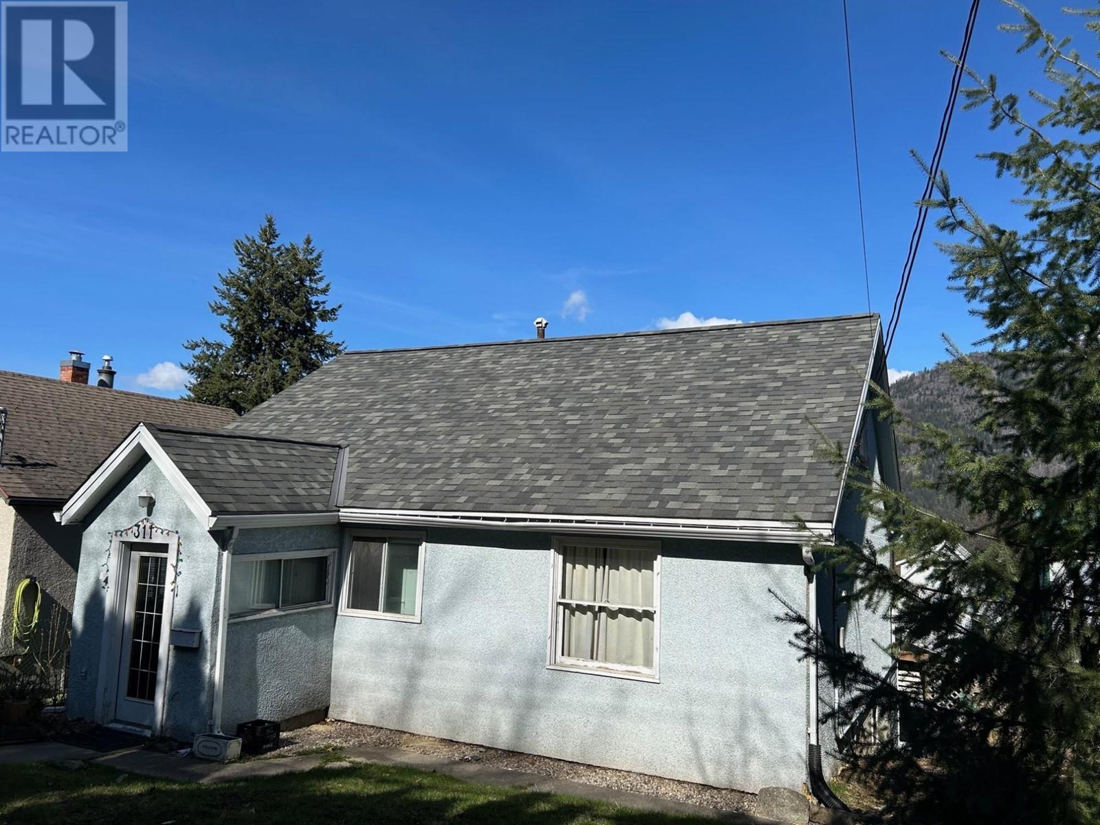 Photo 3 of 311 Gore Street, Nelson BC