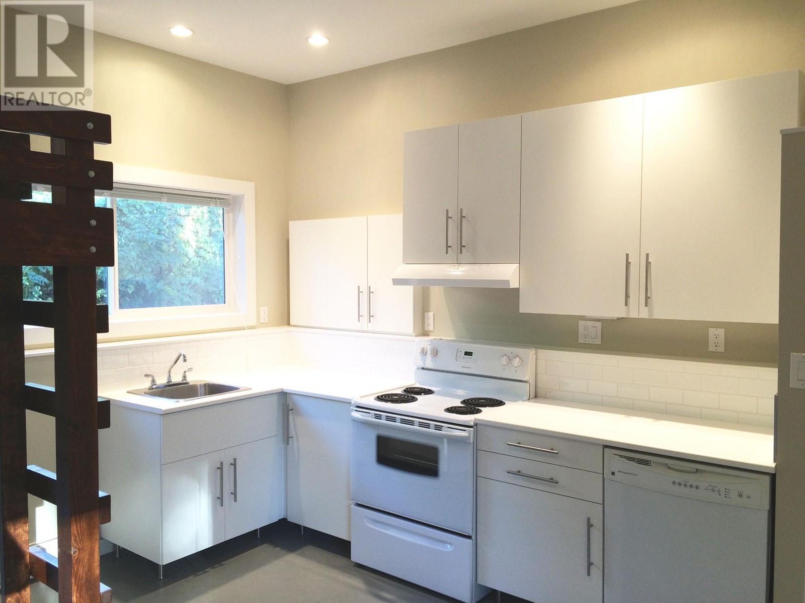 Photo 31 of 311 Gore Street, Nelson BC