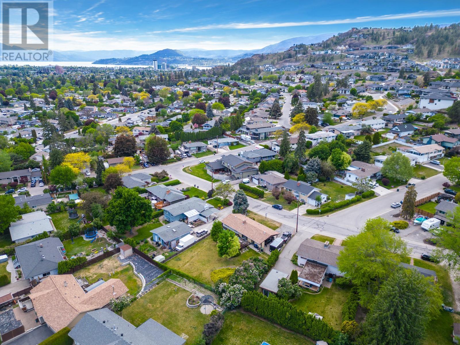  715 Glenburn Street, Kelowna