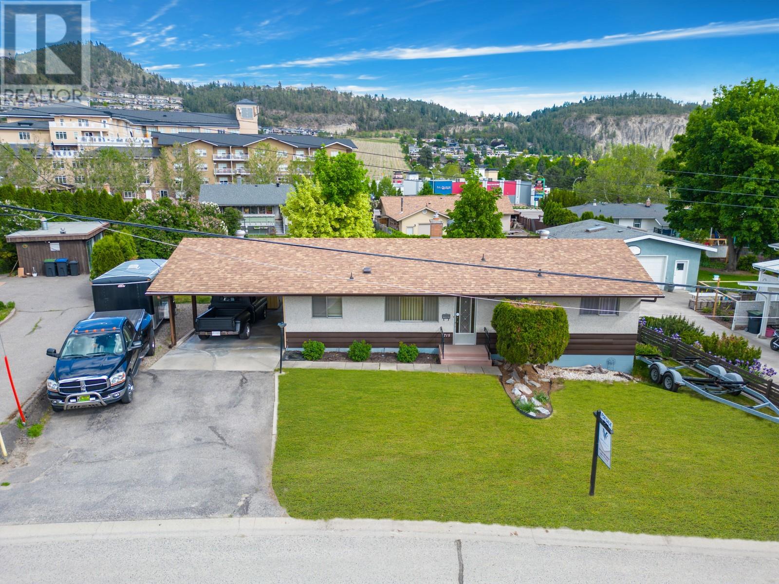  715 Glenburn Street, Kelowna