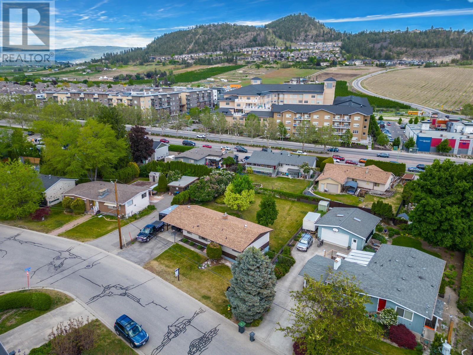  715 Glenburn Street, Kelowna
