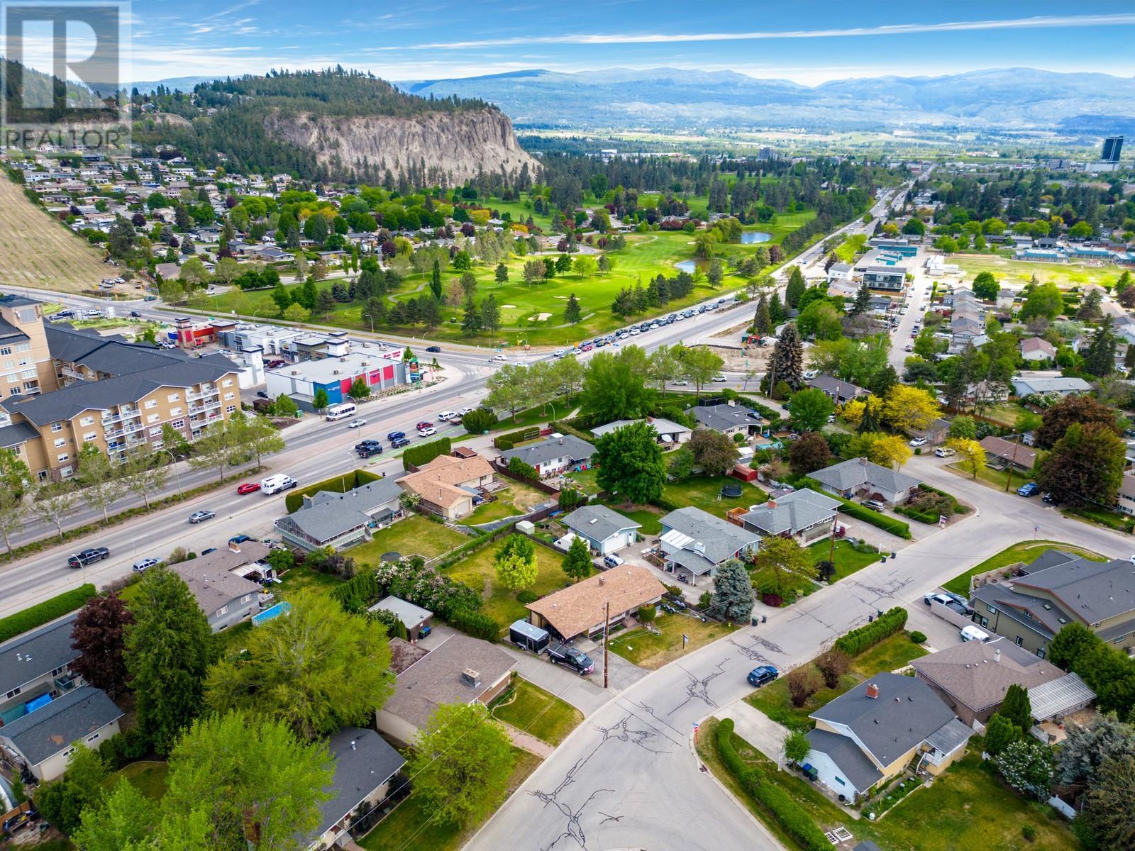  715 Glenburn Street, Kelowna