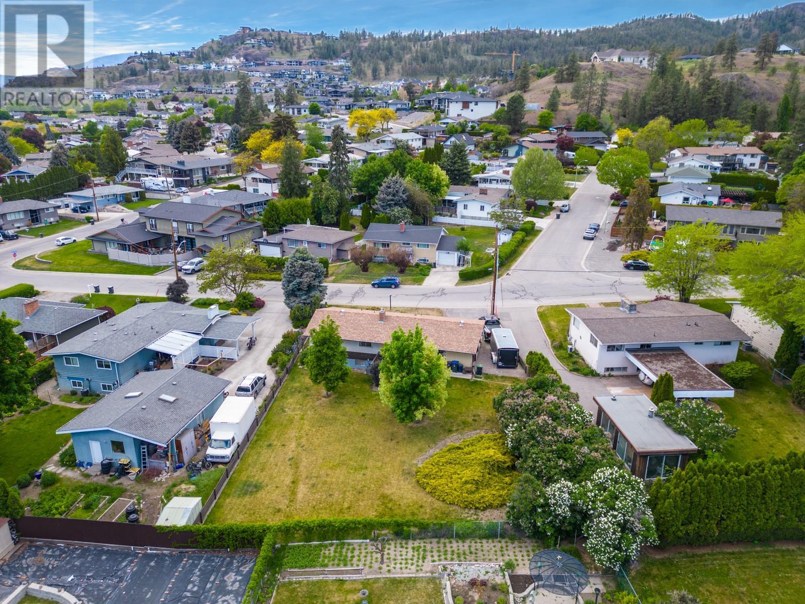  715 Glenburn Street, Kelowna