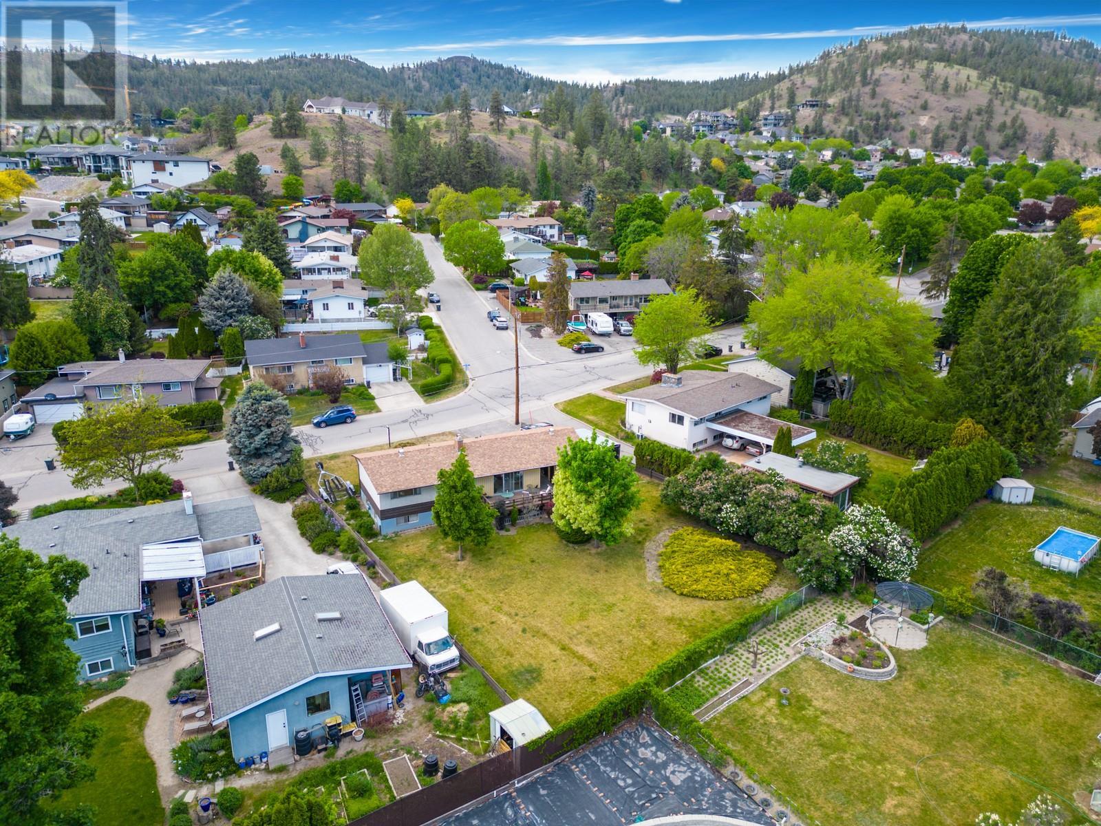  715 Glenburn Street, Kelowna