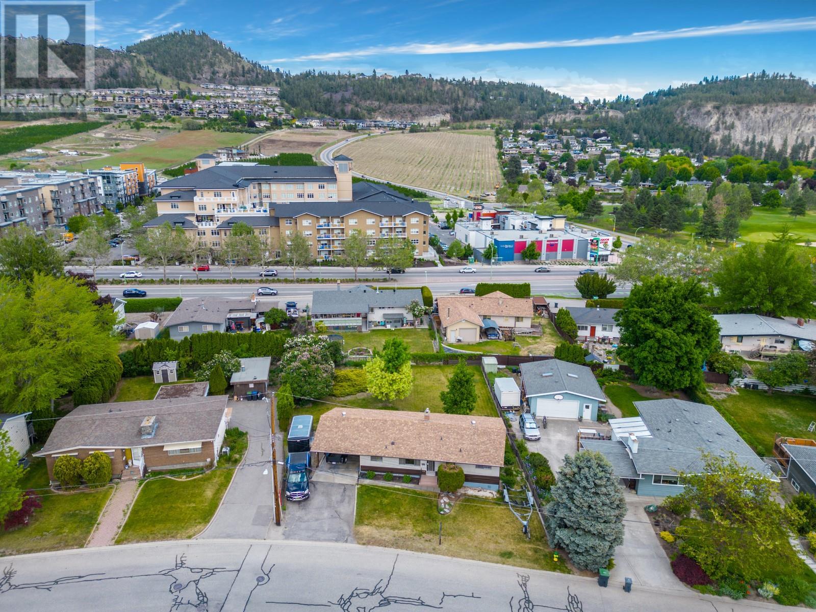  715 Glenburn Street, Kelowna