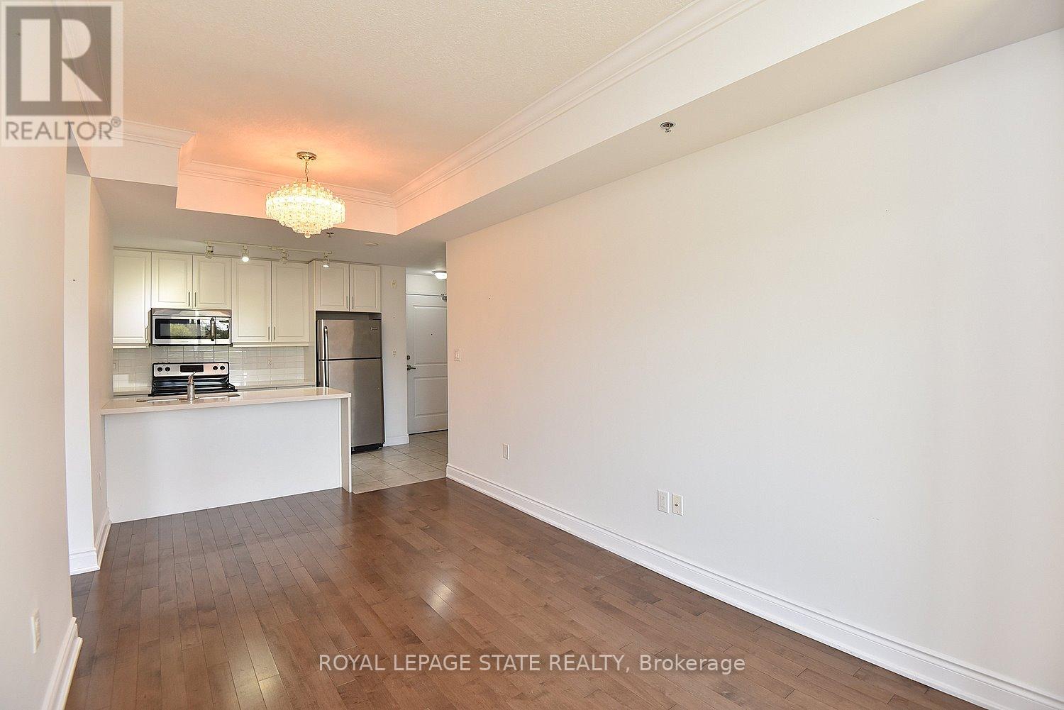 Photo 10 of 604 90 Charlton Avenue W, Hamilton ON