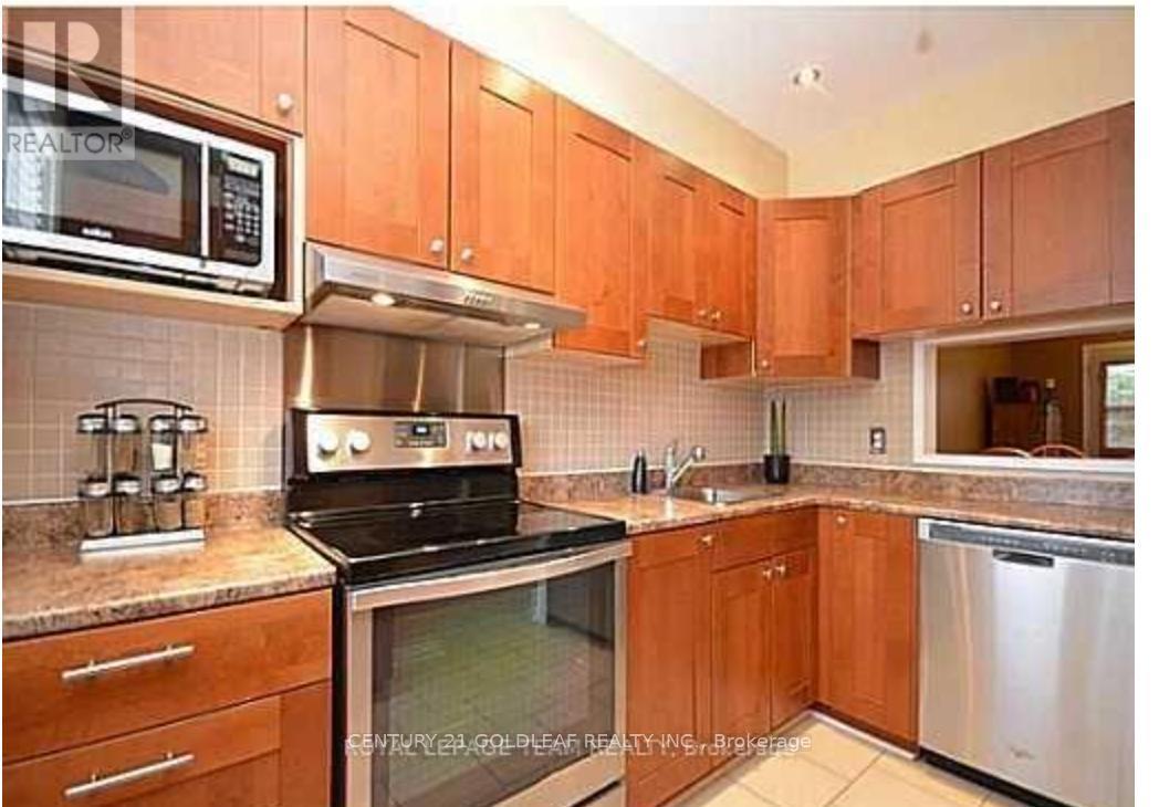 https://ddfcdn.realtor.ca/listing/TS638830173407130000/reb76/highres/8/x12155488_4.jpg