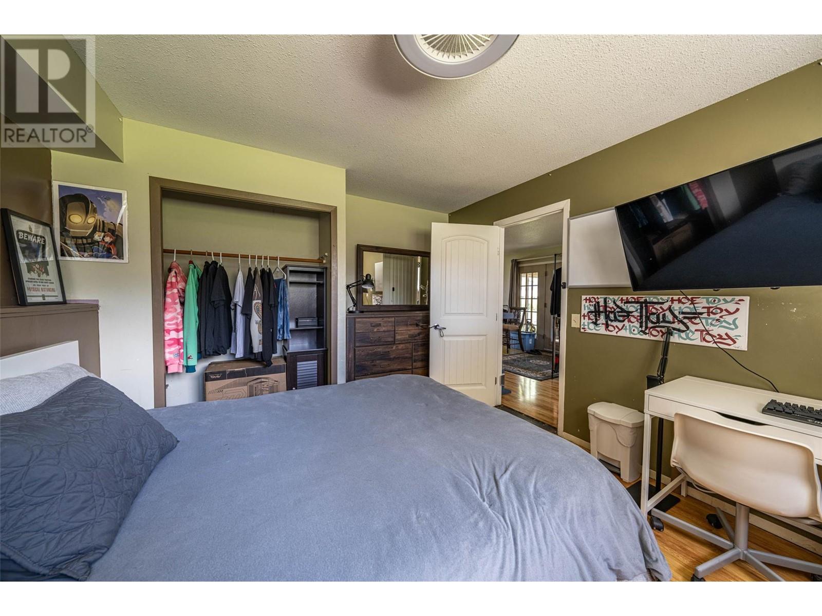 1956 Rosedale E Avenue, Armstrong