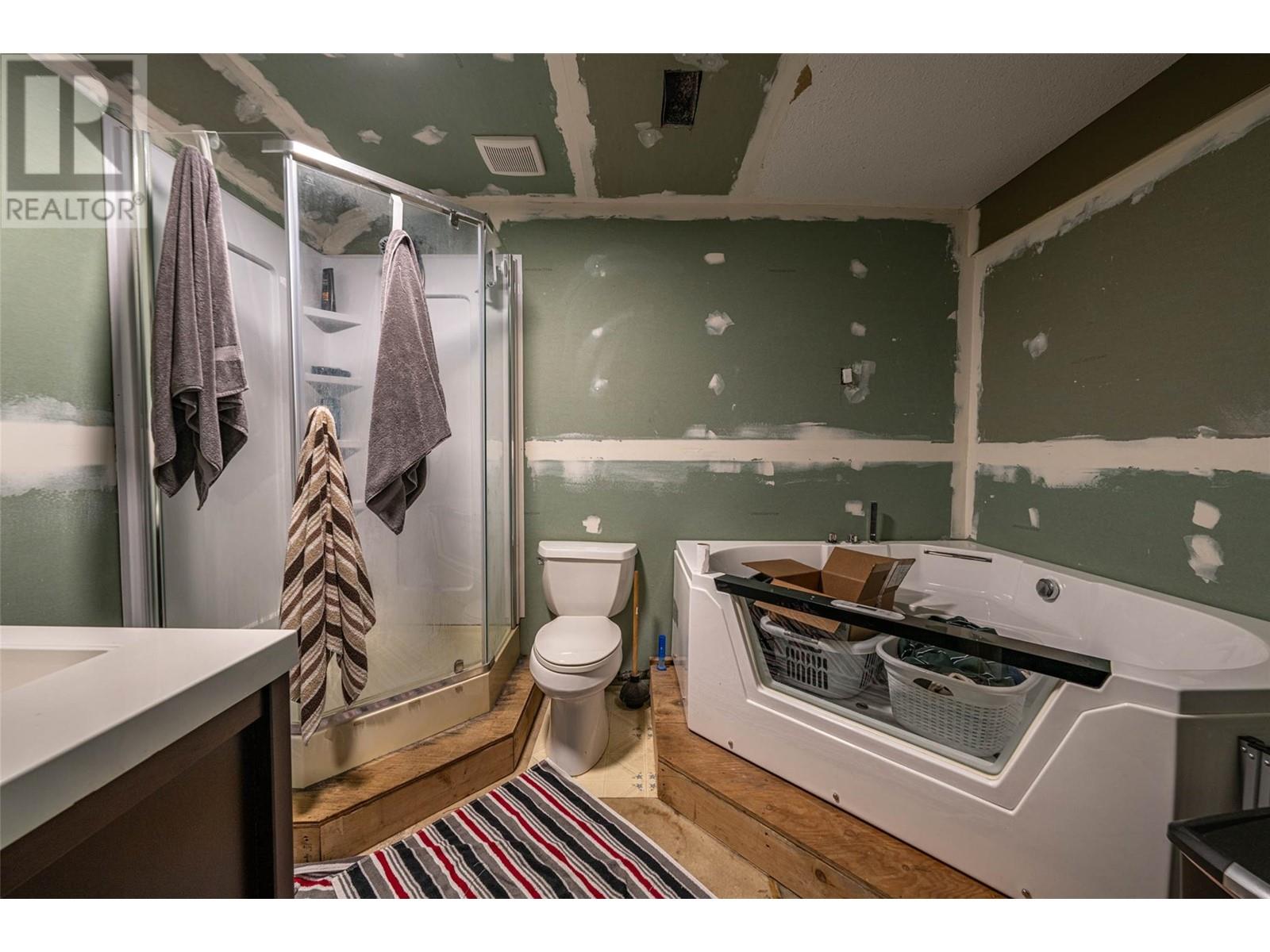 1956 Rosedale E Avenue, Armstrong