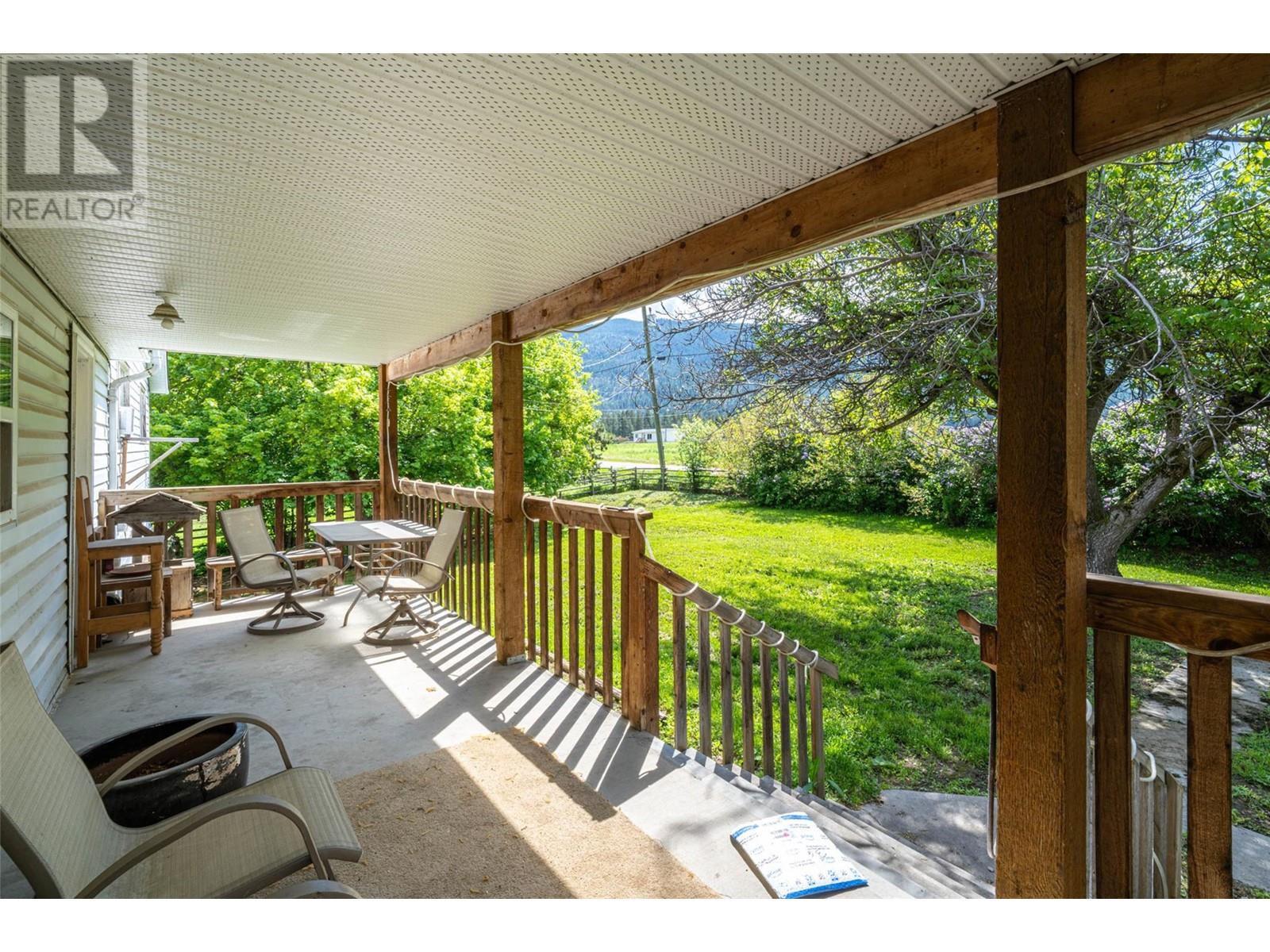 1956 Rosedale E Avenue, Armstrong