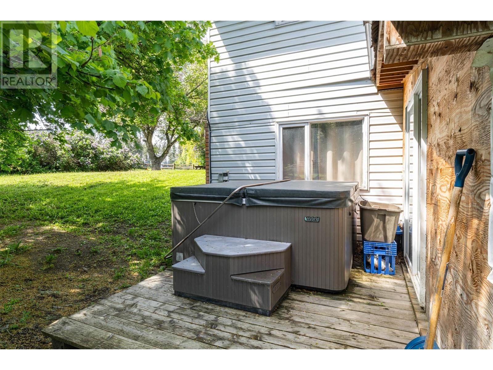 1956 Rosedale E Avenue, Armstrong