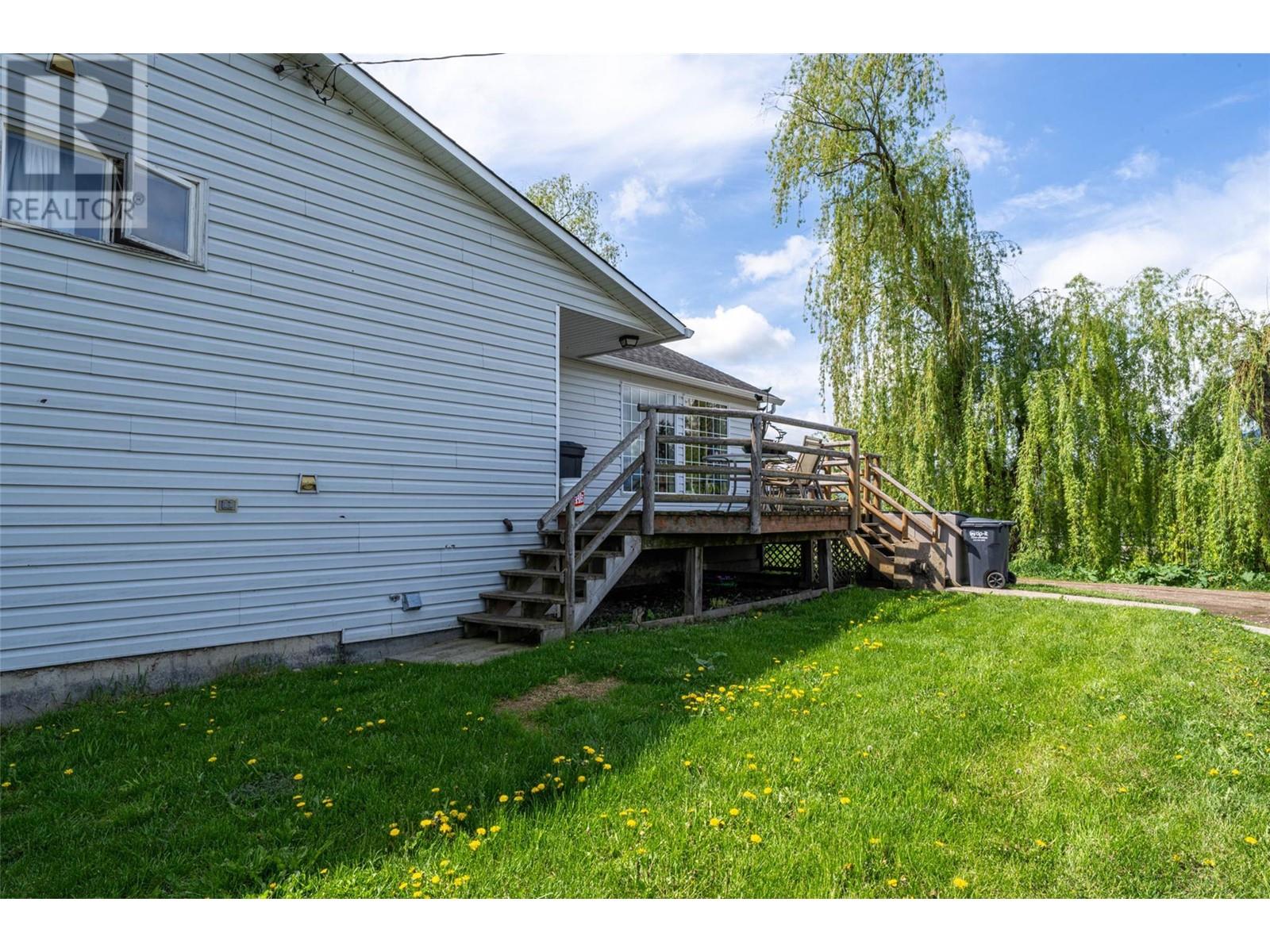 1956 Rosedale E Avenue, Armstrong