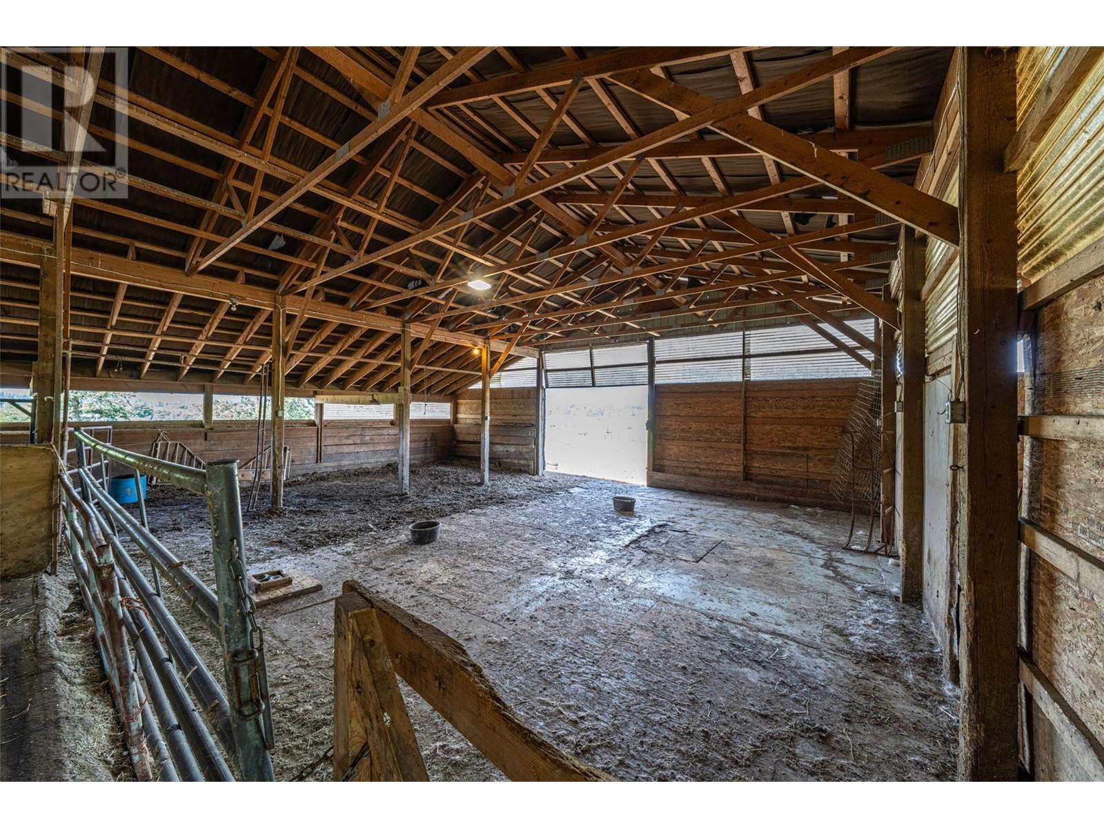 1956 Rosedale E Avenue, Armstrong