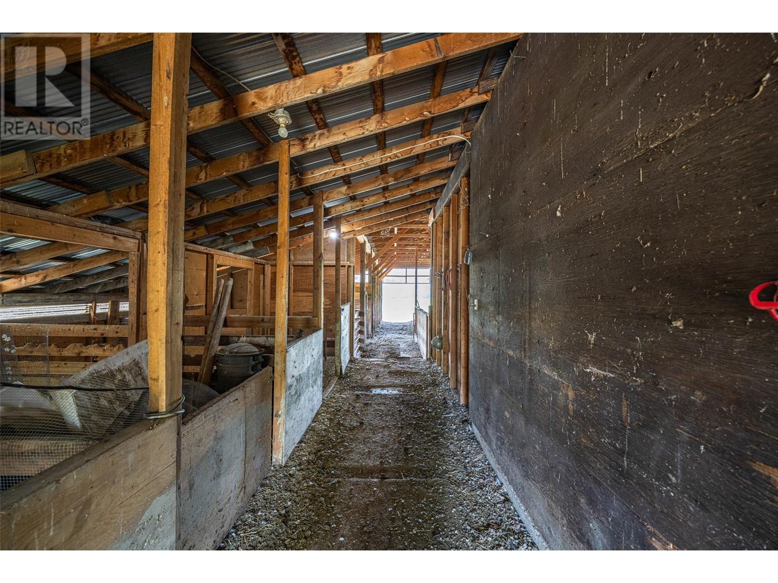 1956 Rosedale E Avenue, Armstrong