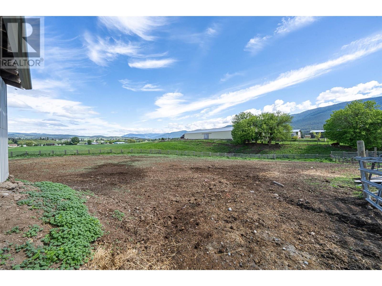 1956 Rosedale E Avenue, Armstrong