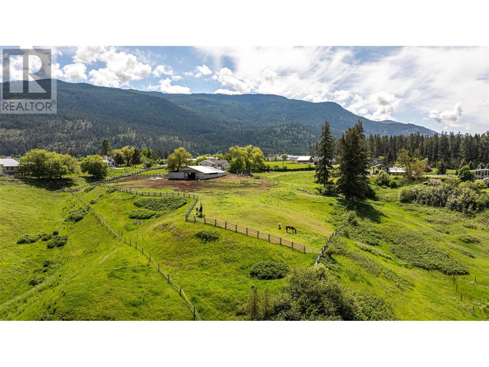 1956 Rosedale E Avenue, Armstrong