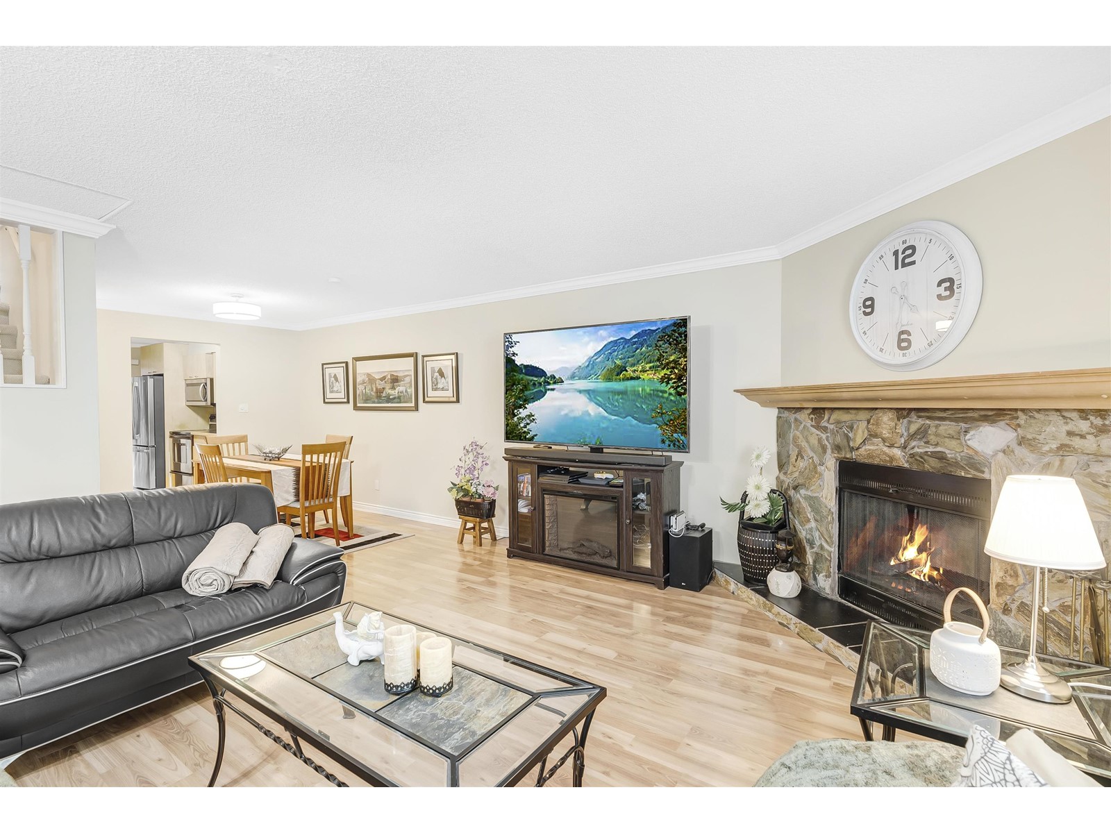 Photo 5 of 14783 101 Avenue, Surrey BC