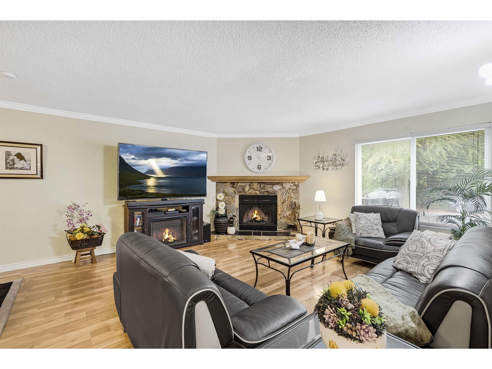 Photo 6 of 14783 101 Avenue, Surrey BC