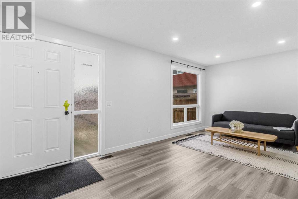 Single Family House for Sale in   Pensacola Crescent SE Penbrooke Meadows Calgary 