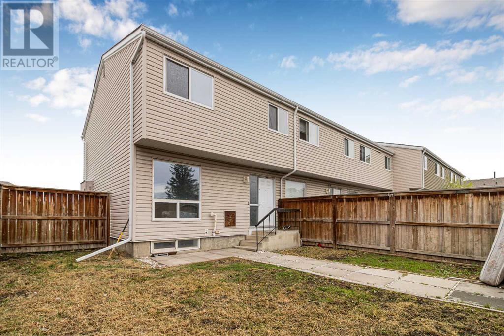 Single Family House for Sale in   Pensacola Crescent SE Penbrooke Meadows Calgary 