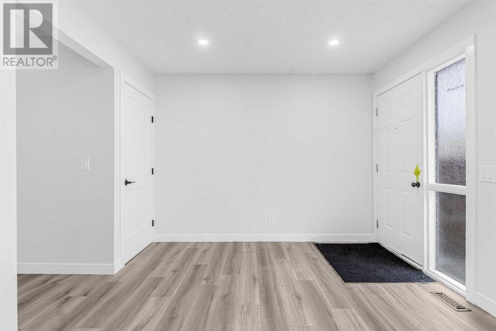 Single Family House for Sale in   Pensacola Crescent SE Penbrooke Meadows Calgary 